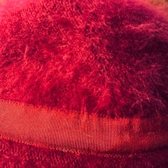 Vintage Y2K Gap raspberry burgundy red fuzzy rabbit fur bucket hat - Picture 8 of 9